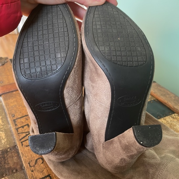 STEVE MADDEN NORRI SUEDE VELVET OVER THE KNEE HIGH BOOTS WOMENS 6 TAUPE - Picture 3 of 12